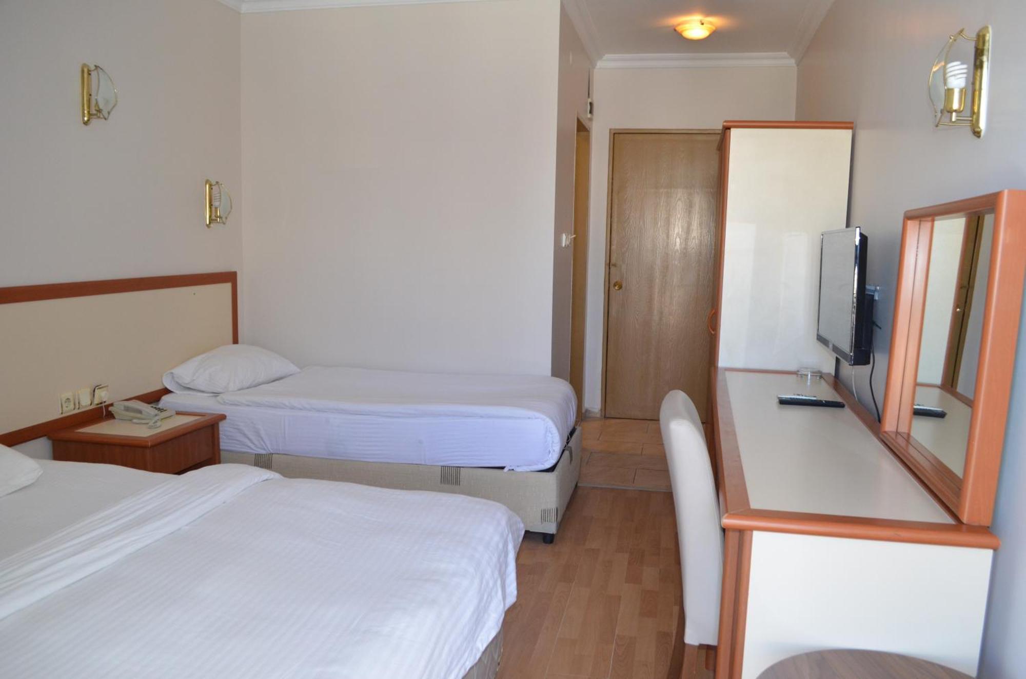 Grand Milano Hotel Ayvalı Quarto foto