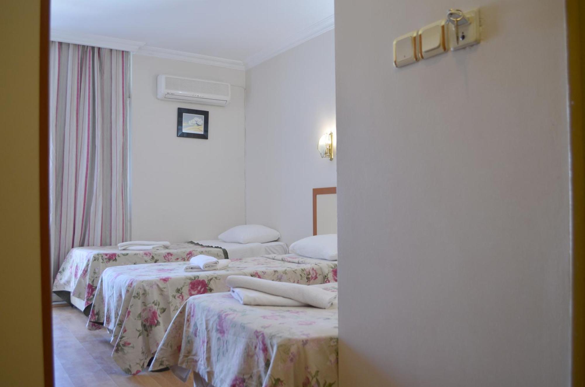 Grand Milano Hotel Ayvalı Quarto foto